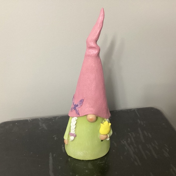 Gnome with tulip - Picture 1 of 1